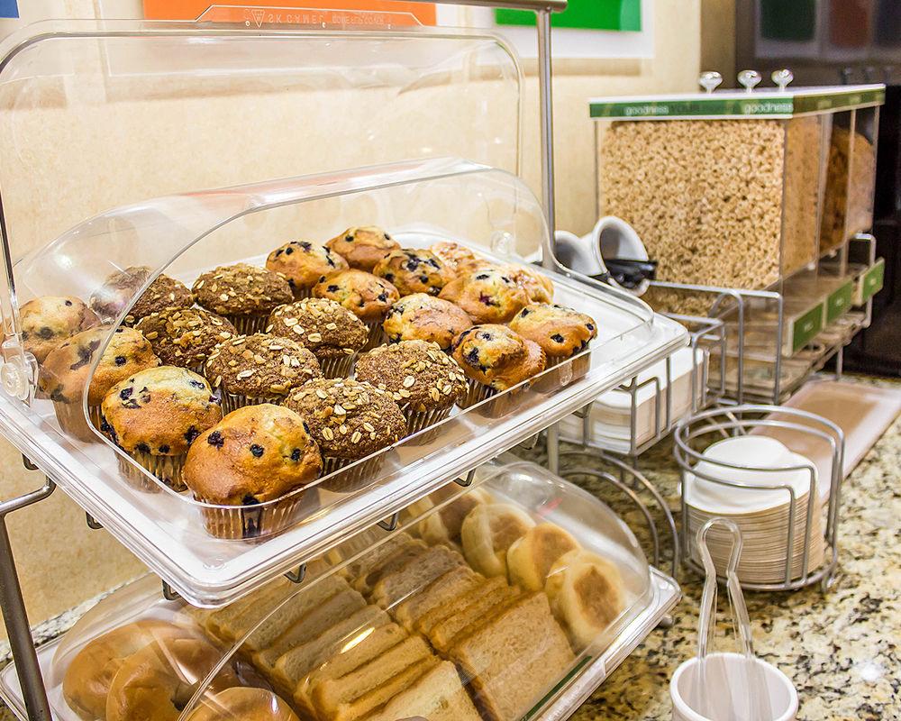 Holiday Inn - Cheshire - Southington By Ihg Extérieur photo